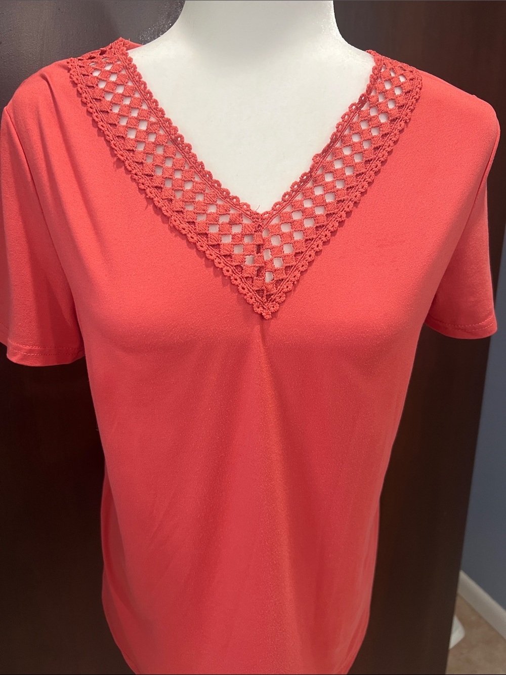 SHEIN Crochet Trim V-Neck Women's Top - Coral size large NWOT